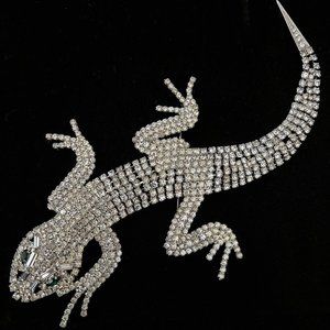 Vintage unique Emerald Eye Butler and Wilson articulated Lizard Brooch